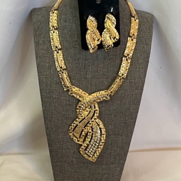 SPG Jewelry - Vanessa Gold Tone 4 Piece  Fashion Necklace Set